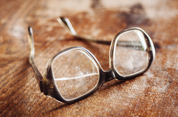 Spectacle Lenses With Scratch Resistance